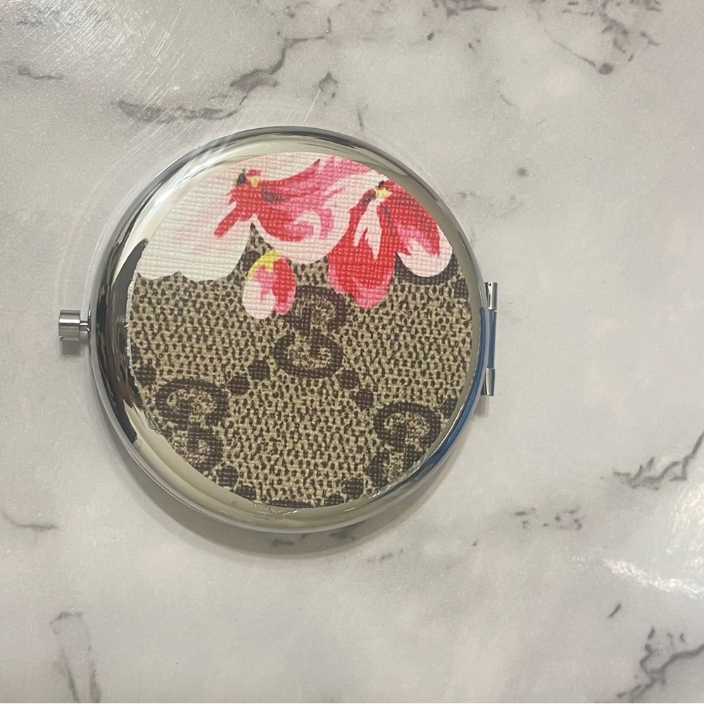 GG upcycled compact mirror